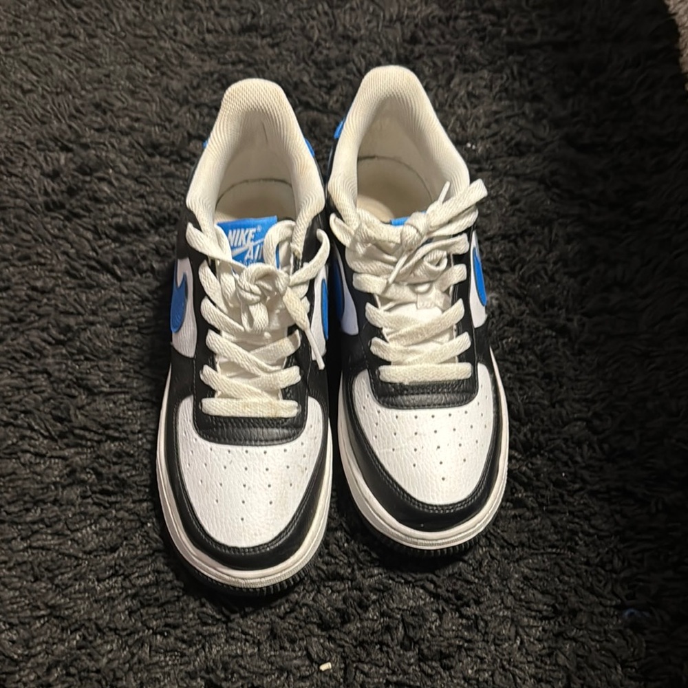 Nike Black and Blue Sneakers Classic Design